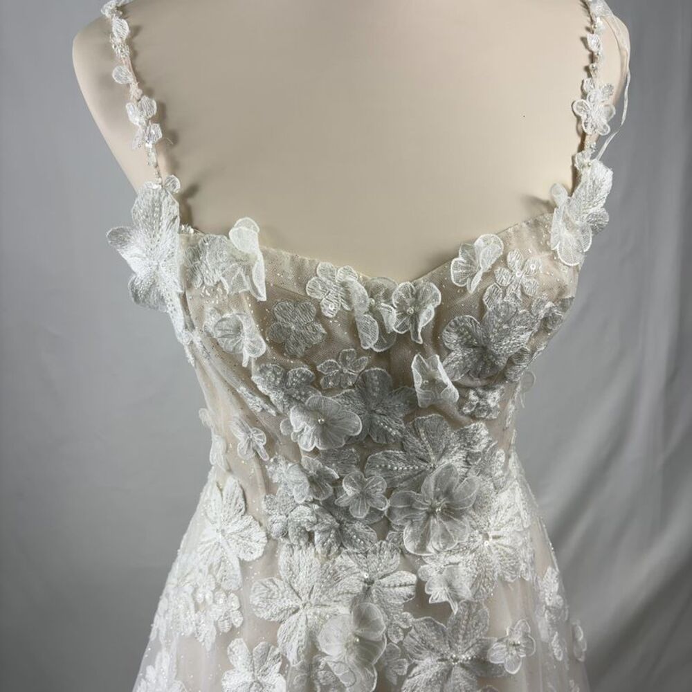 mira zwillinger Mira Zwillinger Wedding Gown - Picture 2 of 7